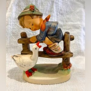 Goebel Hummel  barnyard hero figurine - no box EUC